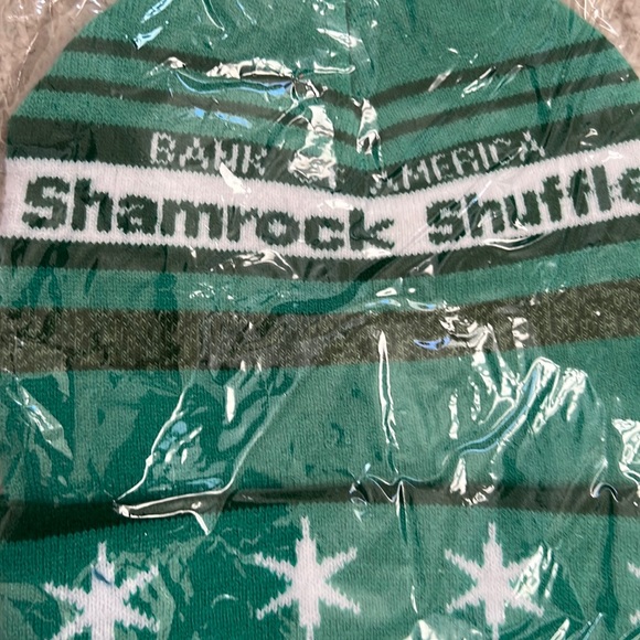 New Shamrock Shuffle Chicago green hat, new in original sealed packaging - Picture 4 of 12